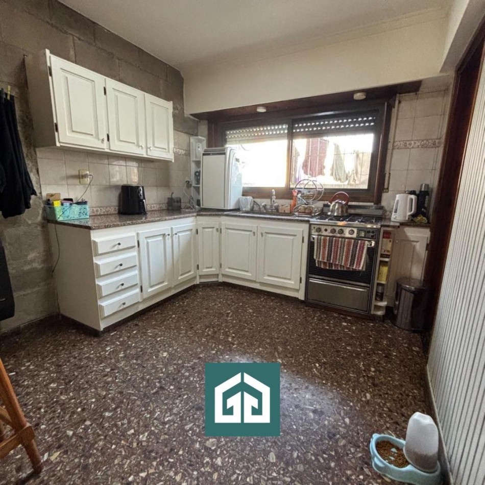 VENTA EN BLOCK - 2 VIVIENDAS Y LOCAL