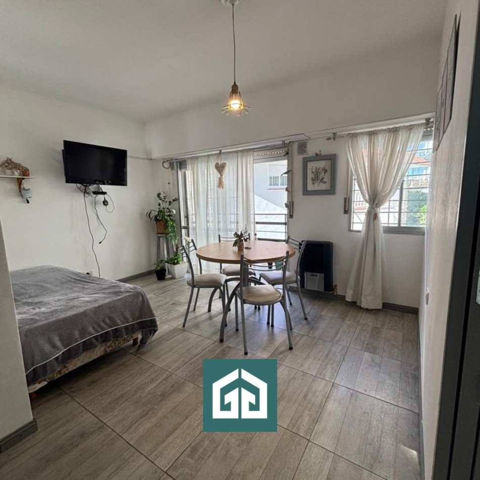 EN VENTA - DEPARTAMENTO CON VISTA AL MAR DESDE EL BALCON. UBICACION PRIVILEGIADA - FRENTE A PLAYA VARESE