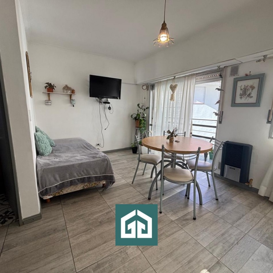 EN VENTA - DEPARTAMENTO CON VISTA AL MAR DESDE EL BALCON. UBICACION PRIVILEGIADA - FRENTE A PLAYA VARESE