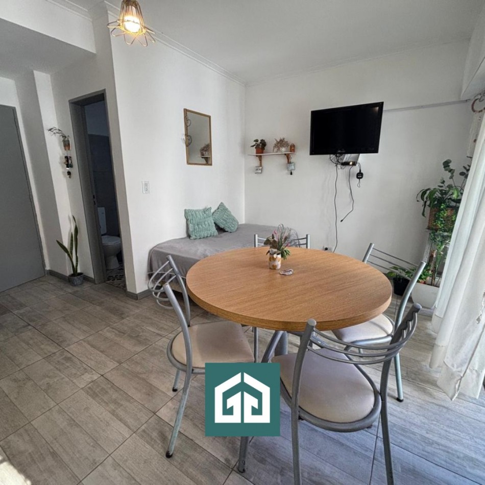 EN VENTA - DEPARTAMENTO CON VISTA AL MAR DESDE EL BALCON. UBICACION PRIVILEGIADA - FRENTE A PLAYA VARESE