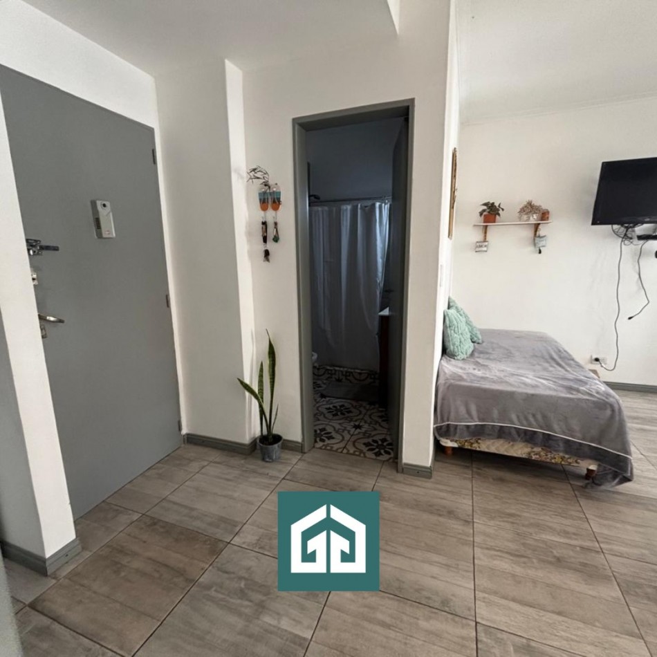EN VENTA - DEPARTAMENTO CON VISTA AL MAR DESDE EL BALCON. UBICACION PRIVILEGIADA - FRENTE A PLAYA VARESE
