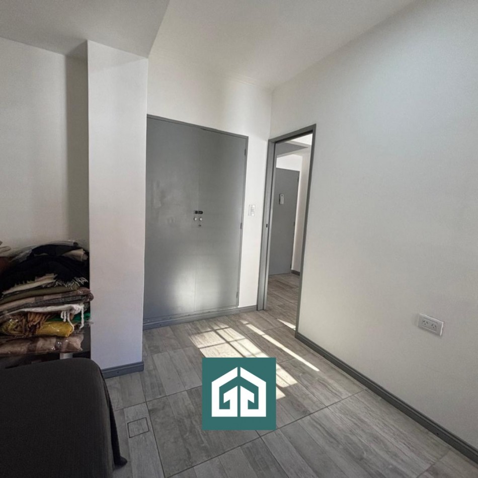 EN VENTA - DEPARTAMENTO CON VISTA AL MAR DESDE EL BALCON. UBICACION PRIVILEGIADA - FRENTE A PLAYA VARESE