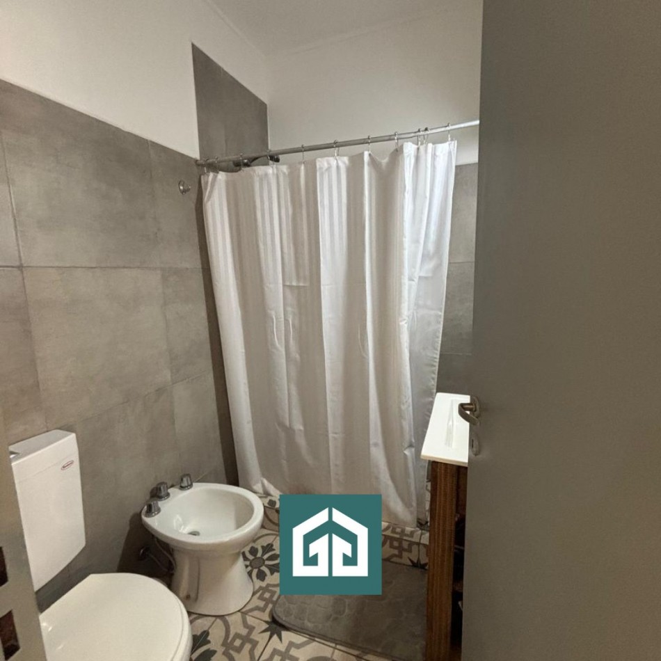 EN VENTA - DEPARTAMENTO CON VISTA AL MAR DESDE EL BALCON. UBICACION PRIVILEGIADA - FRENTE A PLAYA VARESE