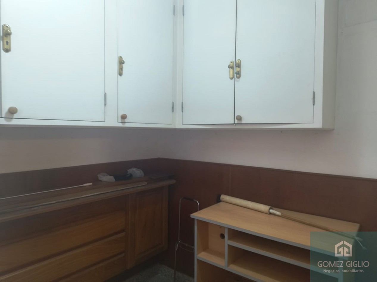 ALQUILER DOS AMBIENTES CON DEPENDENCIA, COCHERA Y BAULERA
