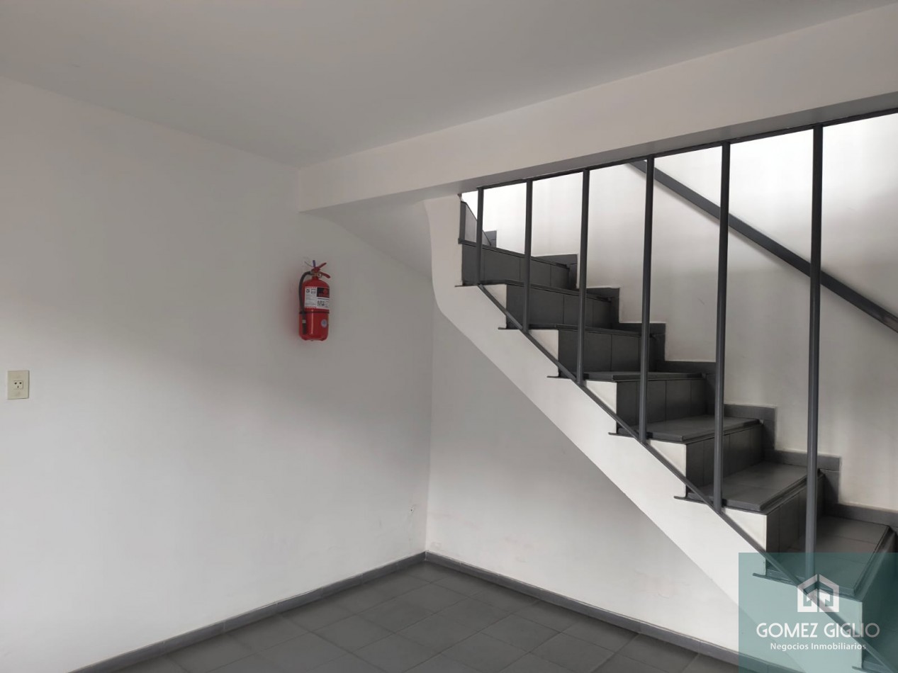 3 AMBIENTES CON ESPACIO DE COCHERA