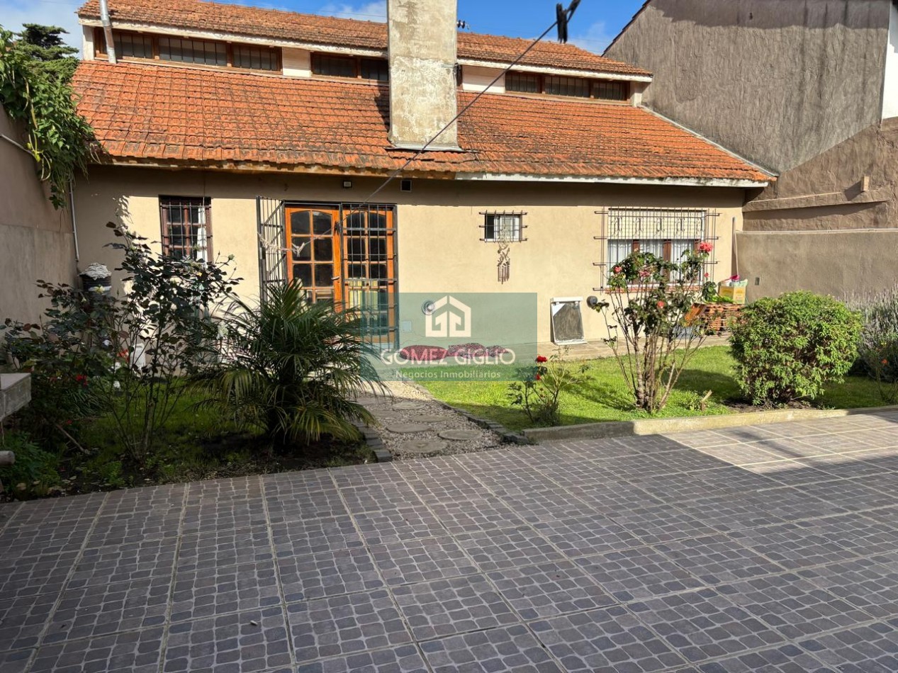CASA EN VENTA - FLORENCIO SANCHEZ 1500