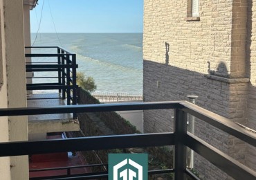 EN VENTA - DEPARTAMENTO CON VISTA AL MAR DESDE EL BALCON. UBICACION PRIVILEGIADA - FRENTE A PLAYA VARESE