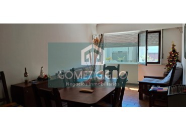 DEPARTAMENTO 4 AMB CON ESPACIO DE COCHERA  BARRIO LAS LILAS