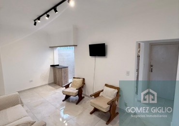 DEPARTAMENTO DOS AMBIENTES CON ESPACIO DE COCHERA